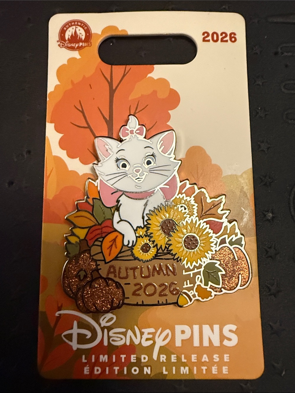 Disney Marie Autumn 2026 Collector Cat Pin -White, Pink & Orange Limited Release